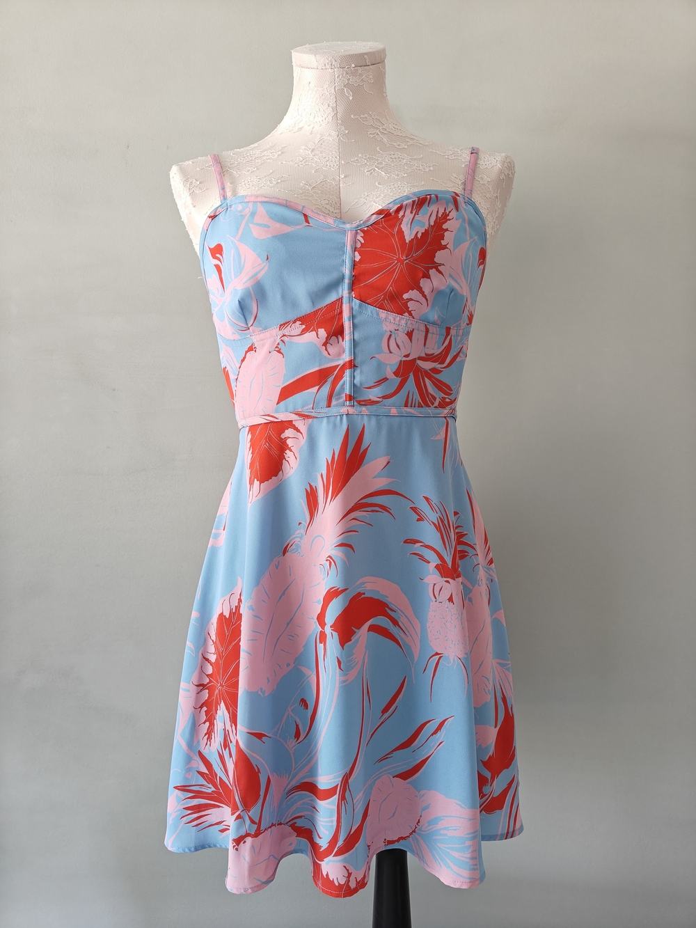 Aritzia Sunday Best Lipinski Floral Mini Dress Size 6 Tropical Breezy Beachy